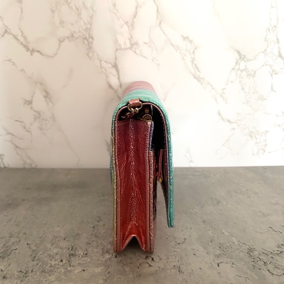 Chanel rainbow reissue wallet on chain - Picture 3 of 16